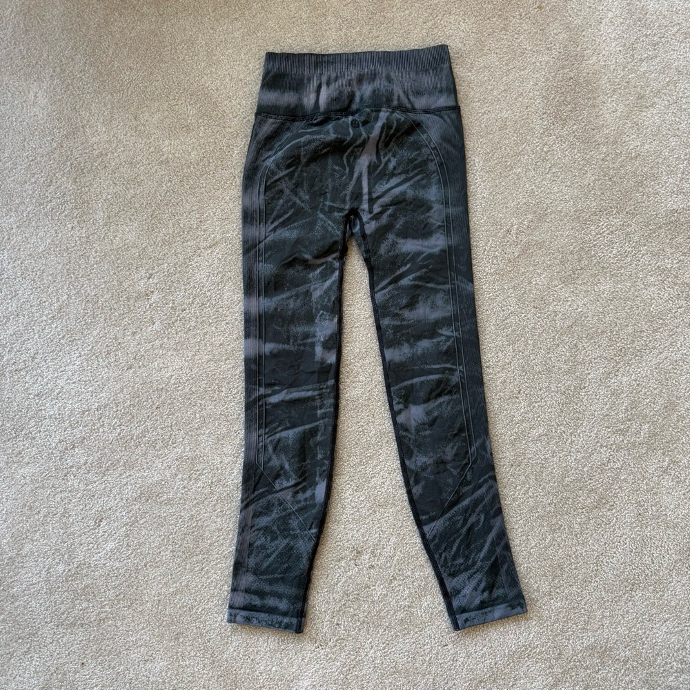 Lululemon Ebb to Street Tight *Wash Stone Wash Graphite Grey size 4
